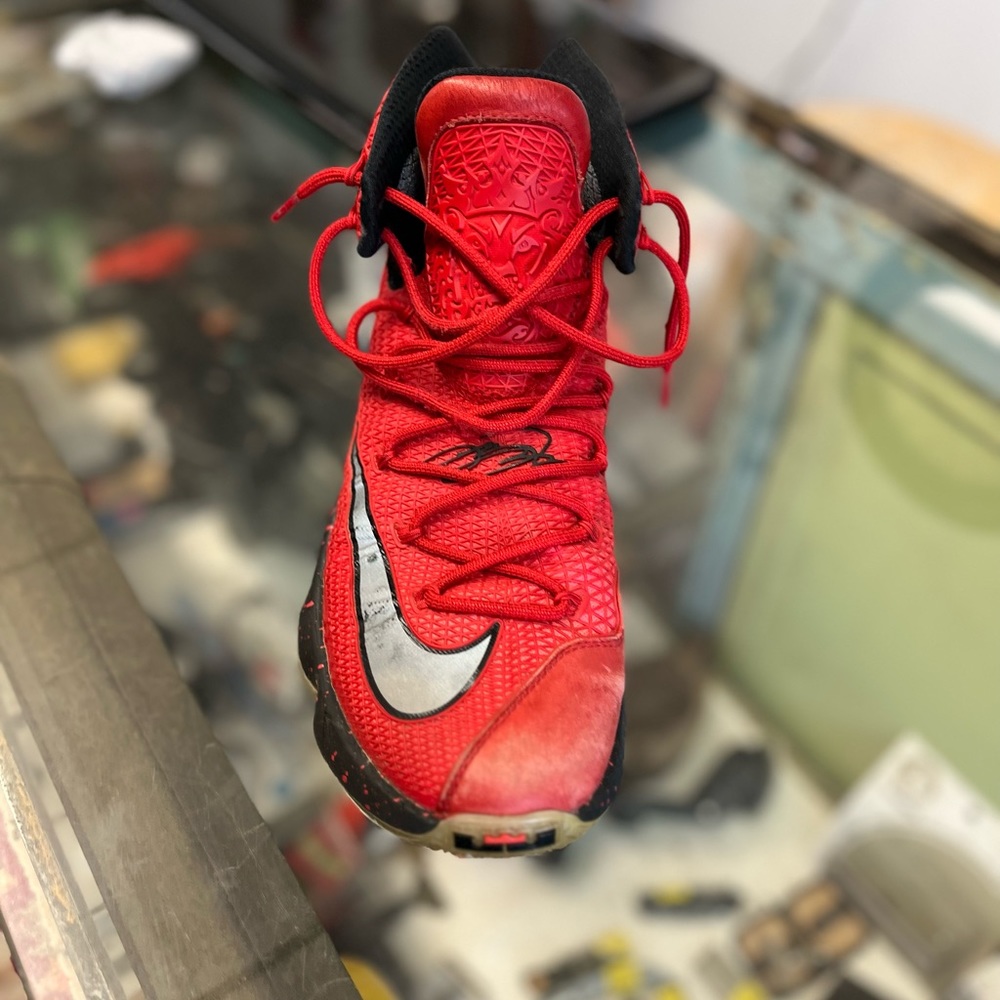 Men’s Nike sneakers size 9.5